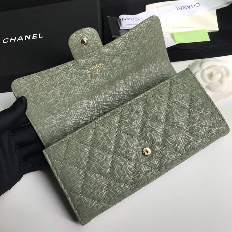 争奪戦 シャネル 二折りカブセ長財布 キャビア コピー shm47119N級品