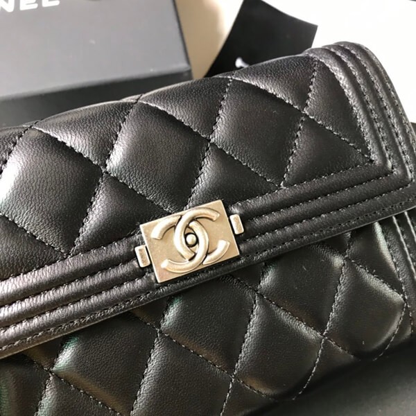 シャネル ウォレット 折りたたみ財布 CCマーク 人気A84302最高級