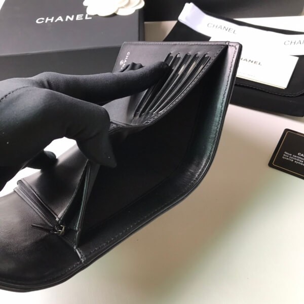 シャネル ウォレット 折りたたみ財布 CCマーク 人気A84302100%安全に到着