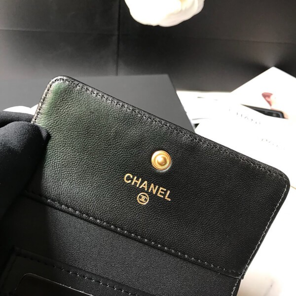 すぐ届く☆ シャネルブランド シャネル 三つ折り財布偽物品　黒 b80734代引きを販売