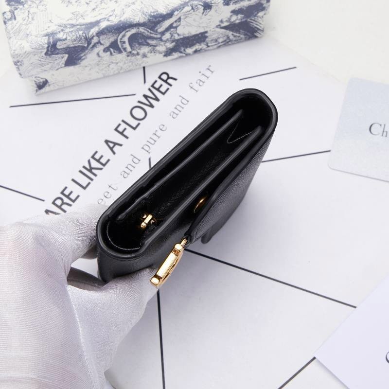 最安値挑戦【ディオール】SADDLE Dモチーフロータスウォレット コピー dem79399激安送料無料