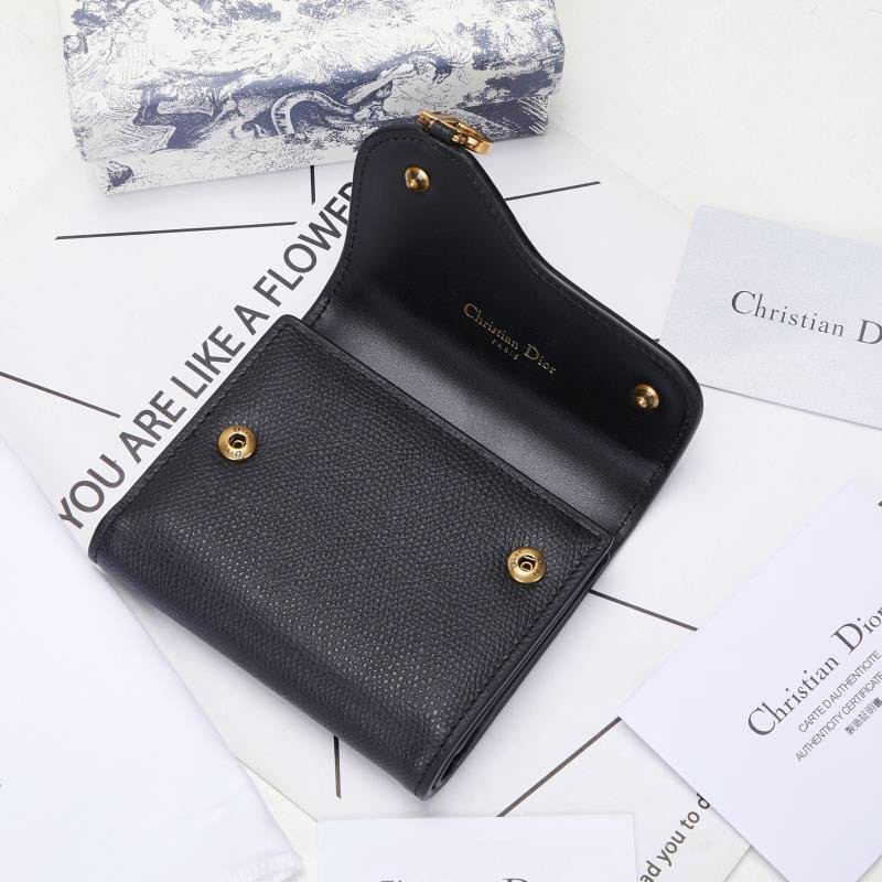 最安値挑戦【ディオール】SADDLE Dモチーフロータスウォレット コピー dem79399高い品質