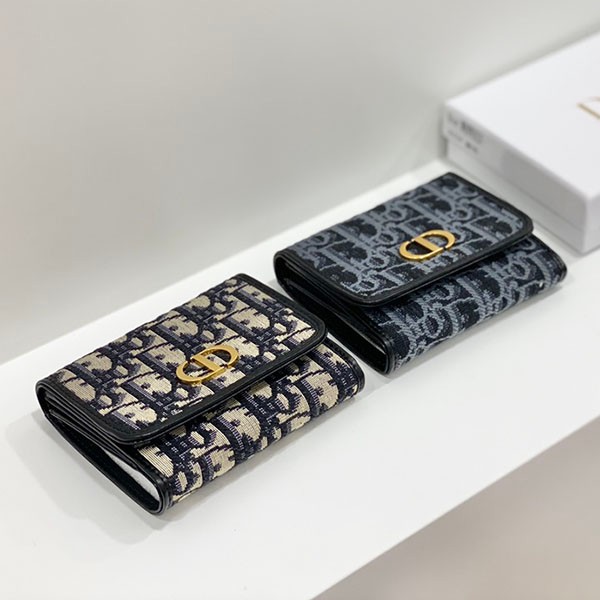 目を惹くカラー ディオール オブリーク偽物 最新三折り 財布  カロ deq31915