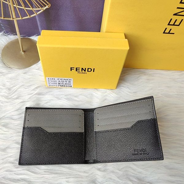 一目惚れ♪フェンディ ブラックファブリック 二つ折り財布 コピー 7M0339AJJ8F0TUHN級品
