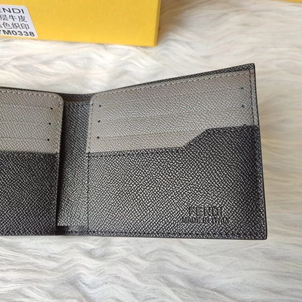 一目惚れ♪フェンディ ブラックファブリック 二つ折り財布 コピー 7M0339AJJ8F0TUH代引きを販売