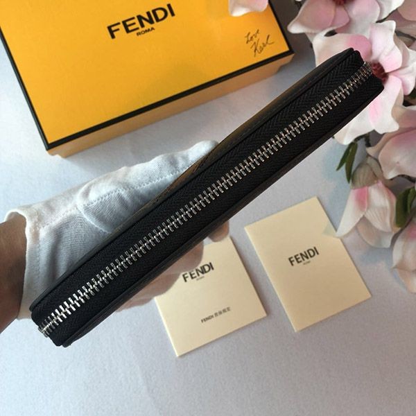 人気フェンディ 財布 スーパーコピー カスタマイズ  FF生地 カード ロゴ ジップ ウォレット ピーカブー feh61866最高級