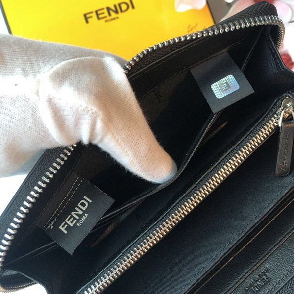 人気フェンディ 財布 スーパーコピー カスタマイズ  FF生地 カード ロゴ ジップ ウォレット ピーカブー feh61866品質保証