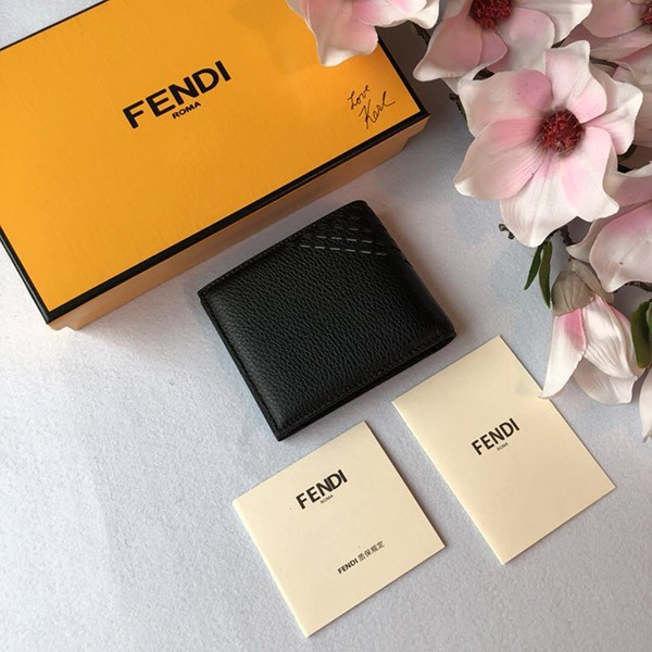 ★日本!!人気！フェンディ 二つ折り財布 スーパーコピー fej18413激安送料無料