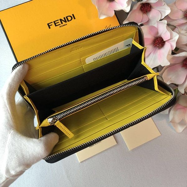 《大人気》ブランドフェンディ 財布 スーパーコピー カスタマイズ FF生地 カード ロゴ ジップ ウォレット ピーカブー feu22290N級品
