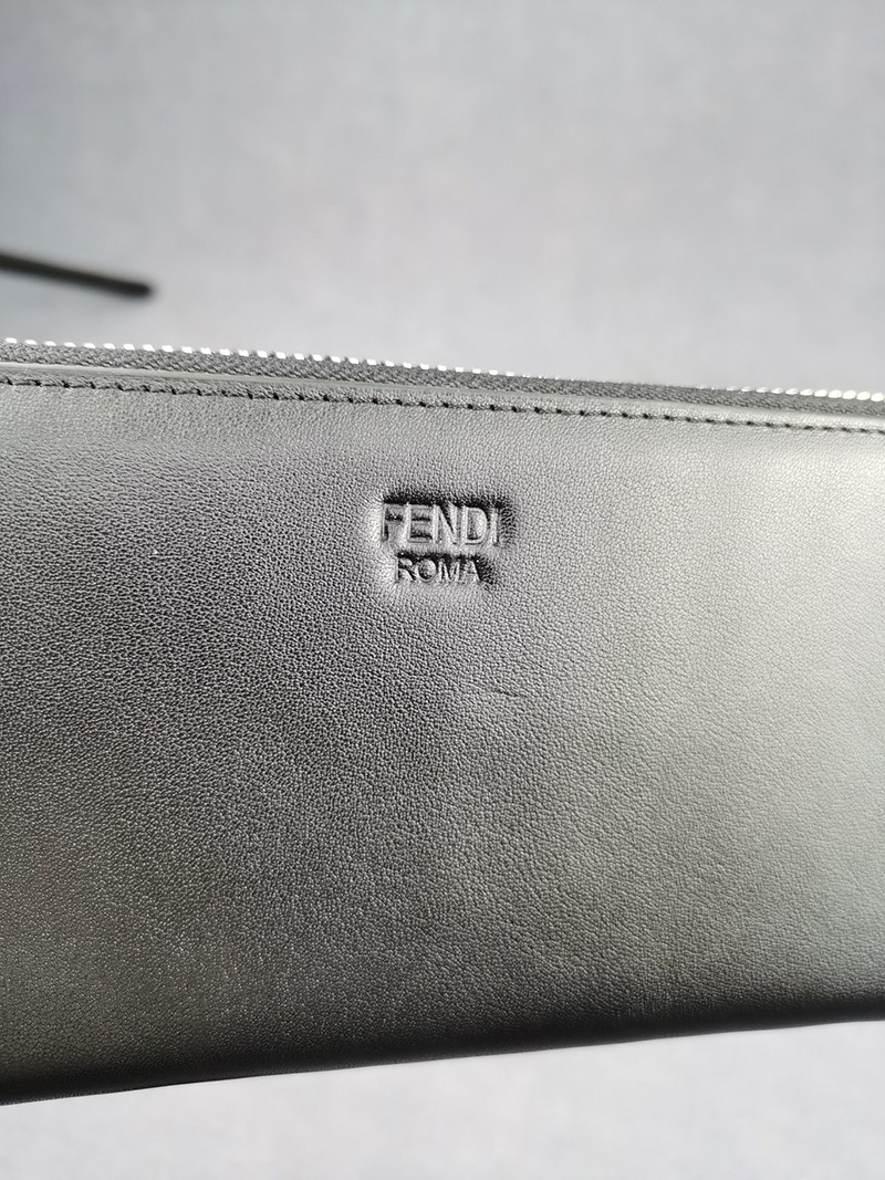 大人気！フェンディ 偽物 ジップアラウンド 長財布 カスタマイズ ブラック バッグ バグズ ジッパーウォレット fey29317高い品質