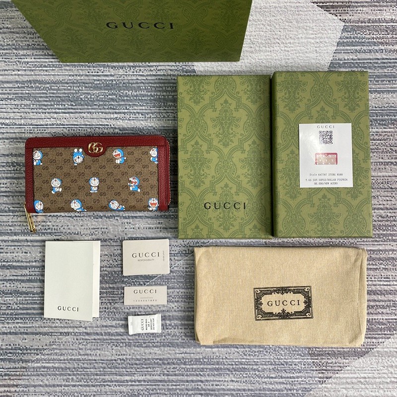 日本未入荷【グッチ】ドラえもん コピー〈ミニGGスプリームキャンバス ウォレット〉6477872TUBG8580品質保証