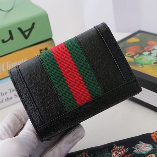 最新でオシャレグッチ 偽物 折りたたみスーパーコピー財布 2つ折り GGロゴ gua18154通販