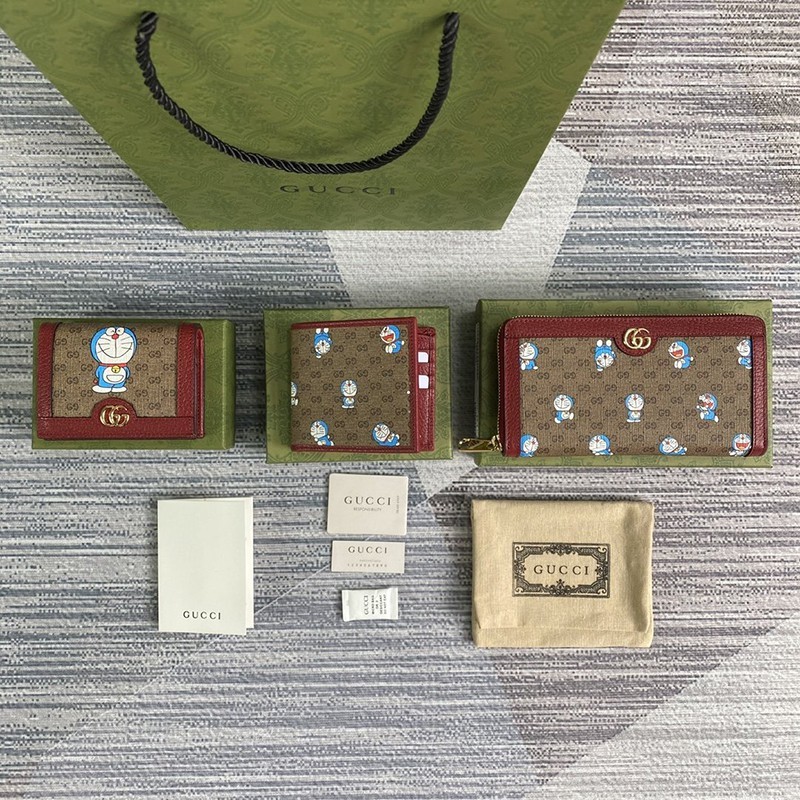 話題 グッチ×ドラえもん 【人気コラボ】 二つ折り財布偽物 gue65418100%安全に到着