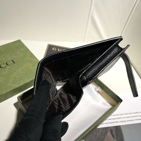 目を惹くカラー グッチ GGキルティング 折りたたみ財布 偽物 gul14964品質保証