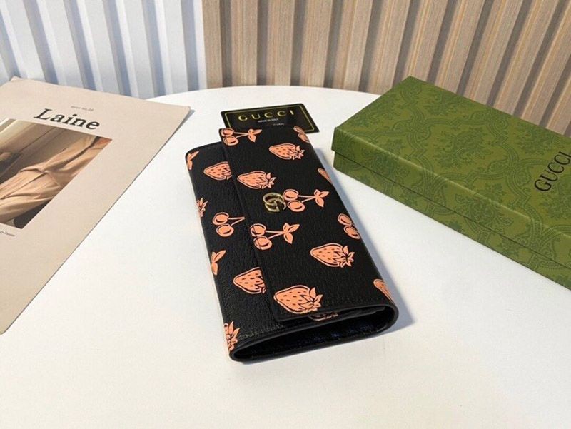 春もの新作【グッチ 偽物】★GGマーモント ベリー コンチネンタルウォレット gul55682代引きを販売