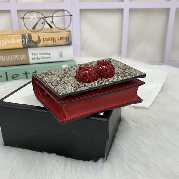 大人気！グッチ さくらんぼ 財布 偽物★かわいいチェリー GGスプリーム キャンバス カードケース激安 gus37265激安送料無料