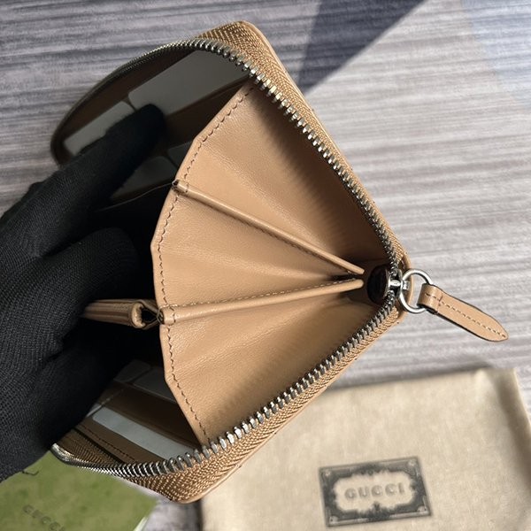 超人気グッチ GGマーモント スーパーコピー 長財布 guy06617代引きを販売