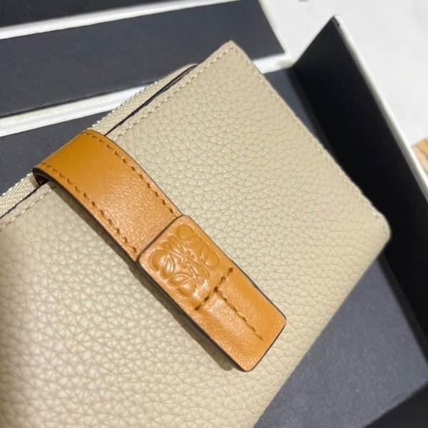 【ロエベ】新作スリムジップ二つ折り財布 コピー Slim Zip Bifold Wallet loe53059最高級
