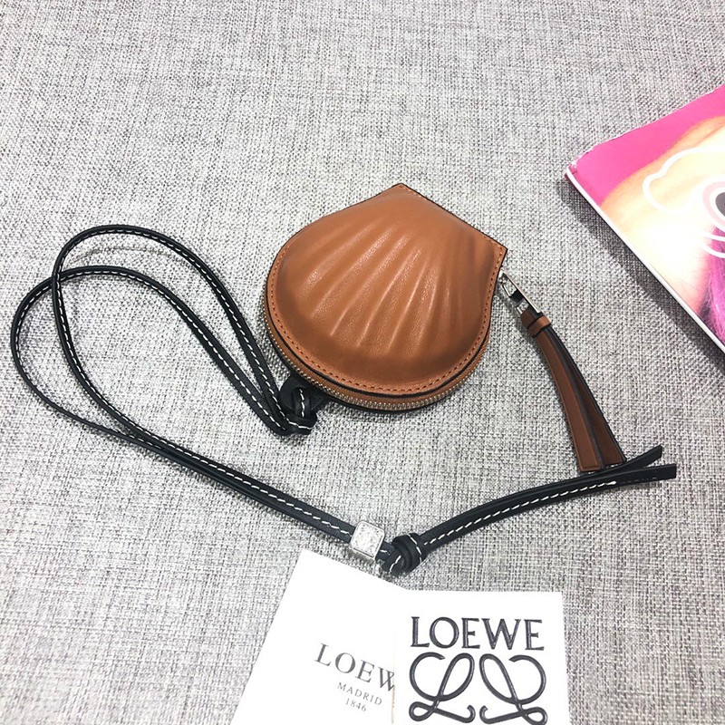 目を惹くカラー ロエベ 財布 スーパーコピー シェル ポーチ ミニ log21856高い品質