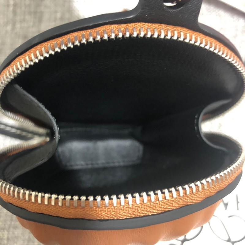 目を惹くカラー ロエベ 財布 スーパーコピー シェル ポーチ ミニ log21856代引きを販売