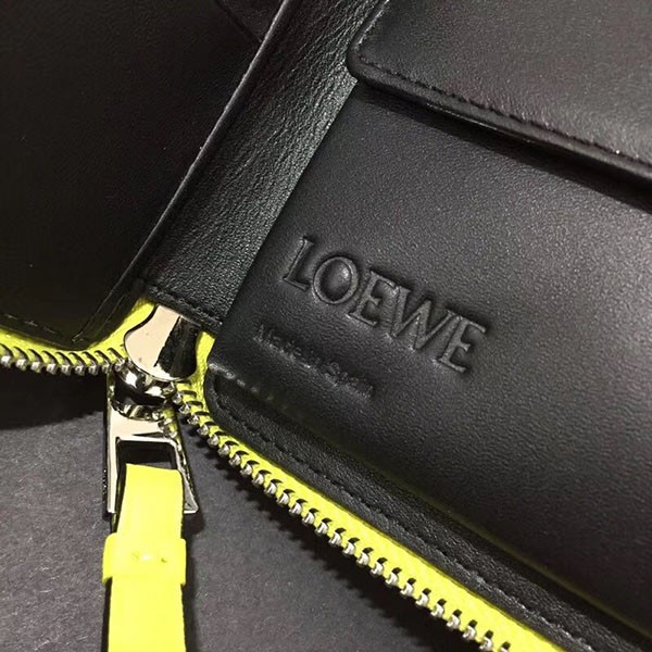 超話題!ロエベ◇パズル 偽物 ラウンドジップ二つ折り財布 loi03845代引きを販売