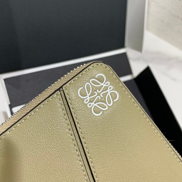 完売必至 ロエベ◇パズル◇ラウンドジップ二つ折り財布 偽物 loj61297人気