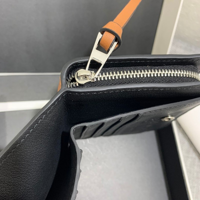 最安値挑戦 ロエベ トトロ財布 コピー★トトロダストバニーコンパクトジップ ウォレット lol15415代引きを販売
