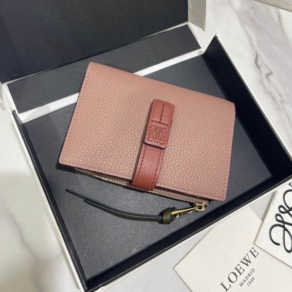 【ロエベ 偽物】新作スリムジップ二つ折り財布 Slim Zip Bifold Wallet lol49919通販