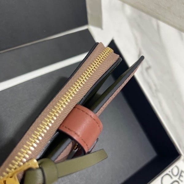 【ロエベ 偽物】新作スリムジップ二つ折り財布 Slim Zip Bifold Wallet lol49919人気