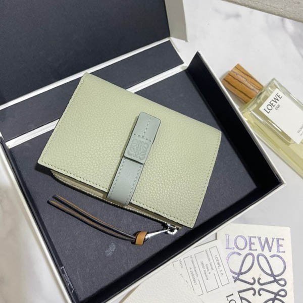 【ロエベ】新作スリムジップ二つ折り財布 偽物 Slim Zip Bifold Wallet lom88620激安送料無料