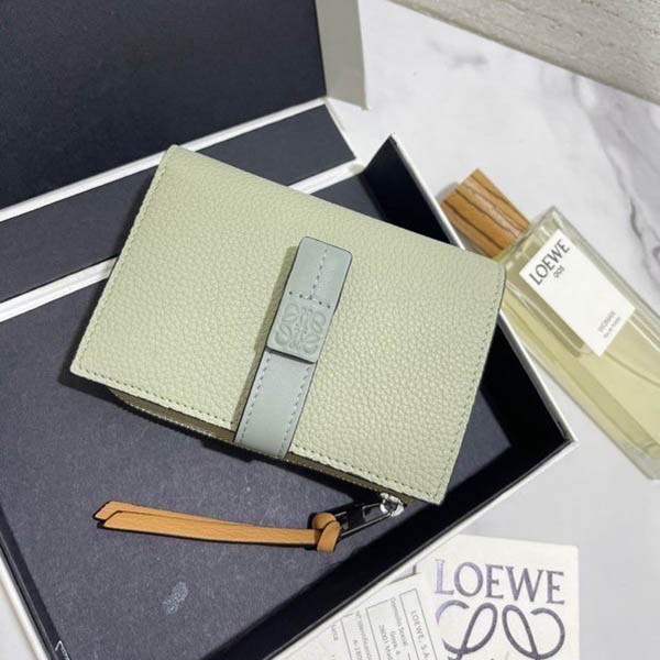 【ロエベ】新作スリムジップ二つ折り財布 偽物 Slim Zip Bifold Wallet lom88620高い品質