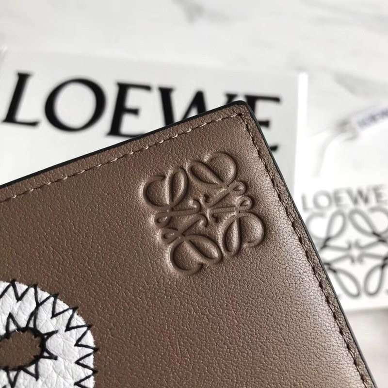 2022新作♪ロエベ  二折り財布 スーパーコピーN級品 lop73546激安送料無料