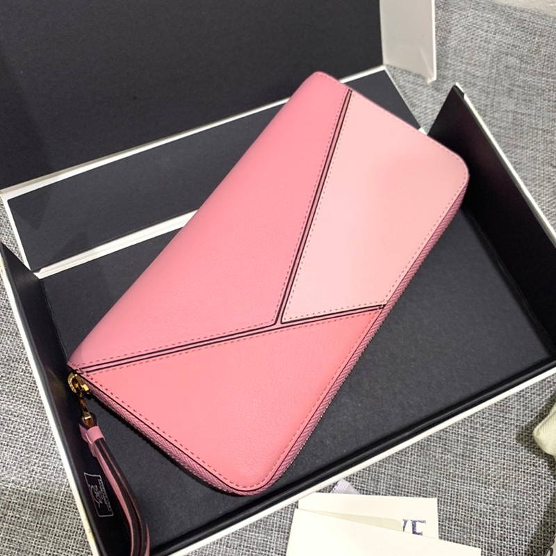 国内即発 ロエベ 財布 パズル 偽物 ラウンドジップ ウォレット lov96806人気