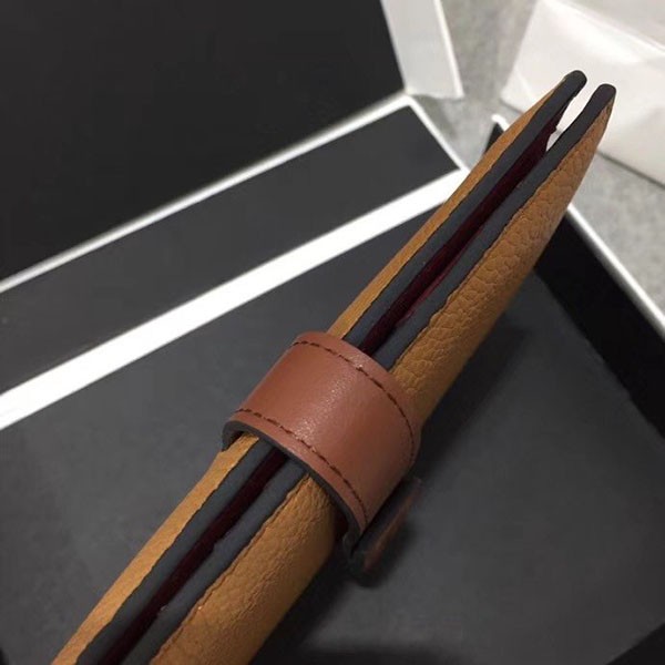 日本未入荷【ロエベ】バーティカル ウォレット ミディアム 偽物 low17528人気