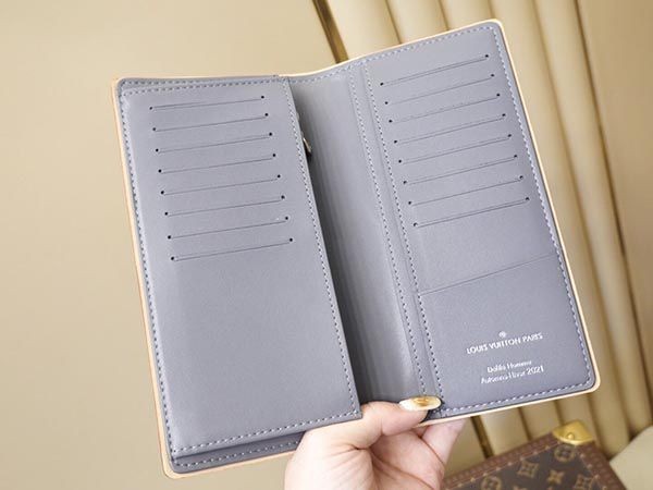 ルイヴィトン 財布 偽物 ウォレット・ヴェルティカル代引きを販売