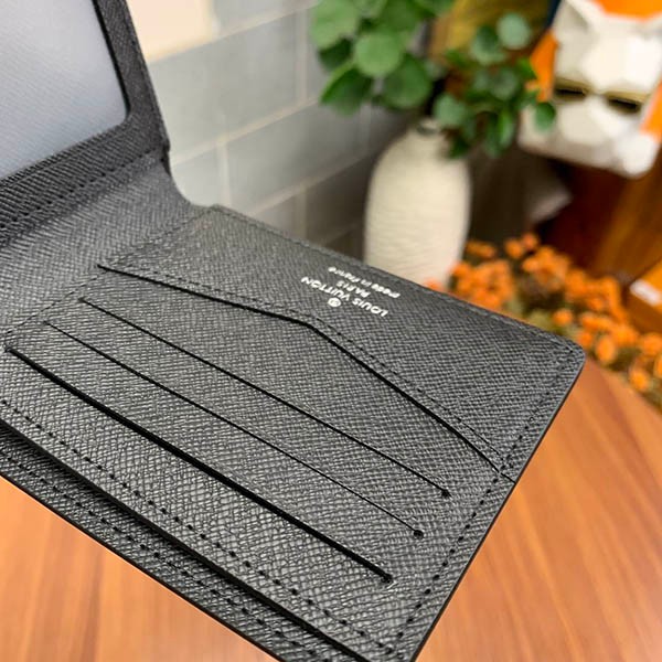 ルイヴィトン 二つ折り財布 スーパーコピー エピ M64002品質保証