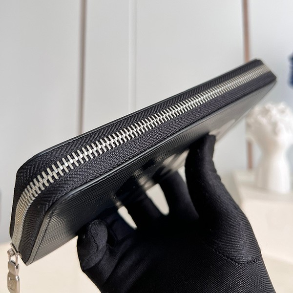 シュプリーム ヴィトン 財布 コピー ジッピーウォレット 新作 Epi Leather Zippy Organizer Wallet 黒 M67548最高級