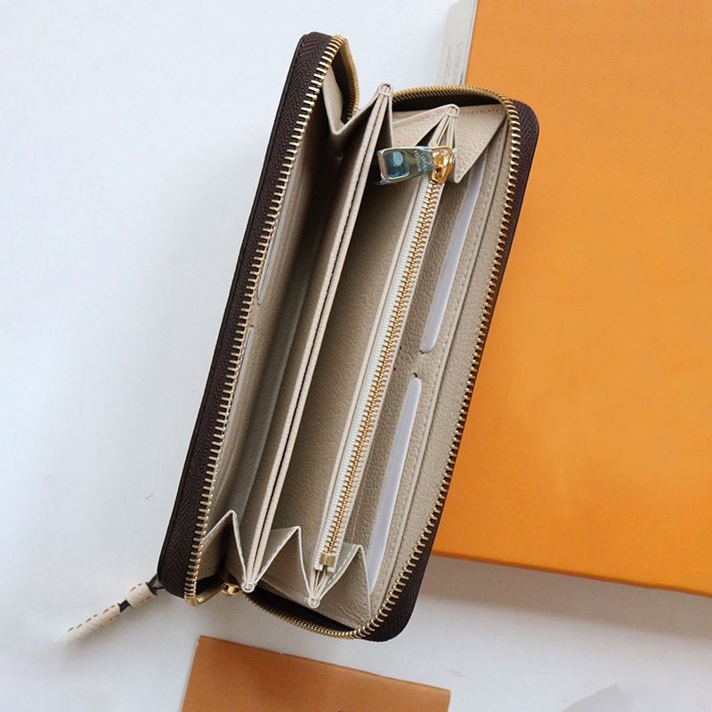 日本完売 希少 ​ルイヴィトン ジッピー ウォレット コピー モノグラム M80116人気