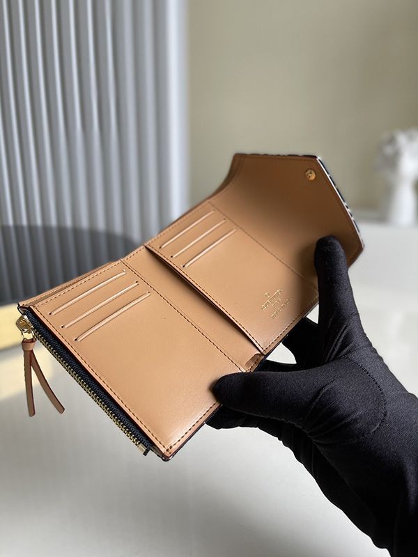 【奇跡の再入荷！即発送】ルイヴィトン 財布 コピー◆SINCE 1854 折りたたみ財布 ポルトフォイユ・ヴィクトリーヌ M80211人気