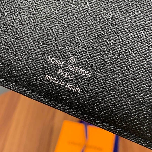 《大人気》ルイヴィトン ポルトフォイユ・マルコ NM コピー 2つ折り財布 ブラック vub70262代引きを販売