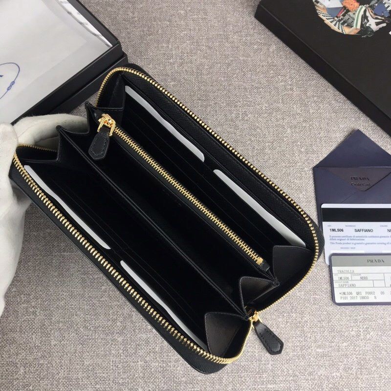 目を惹くカラー プラダ ファスナー付長財布 長財布 偽物 信用第一 puk13864最高級
