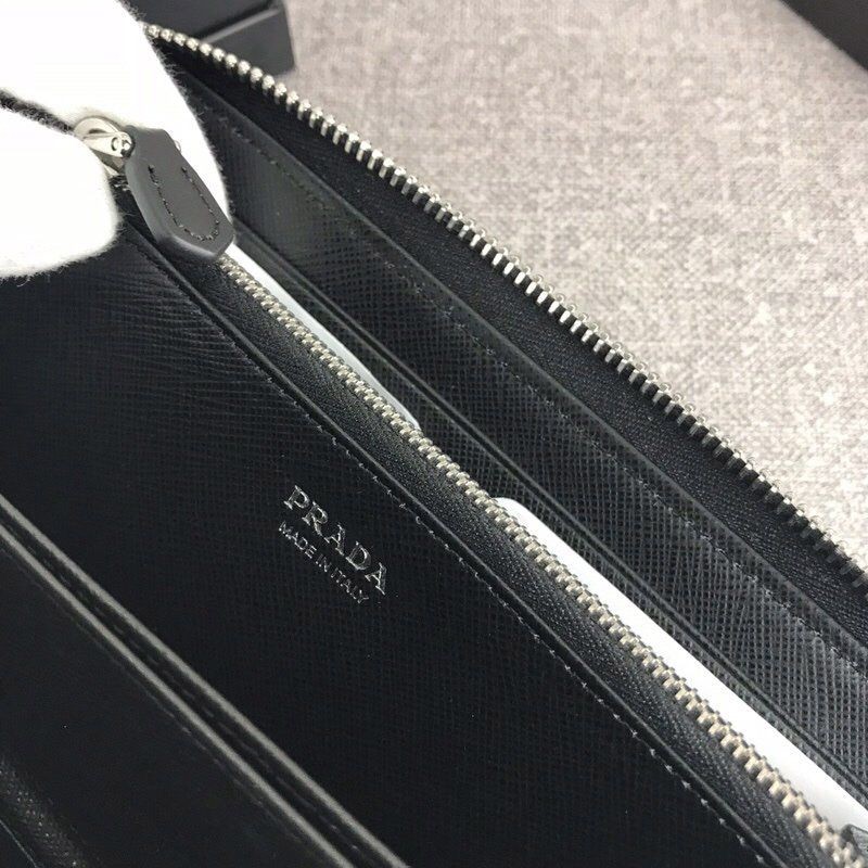 秋冬新作 素敵な プラダ ファスナー付長財布 長財布 puf39868代引きを販売