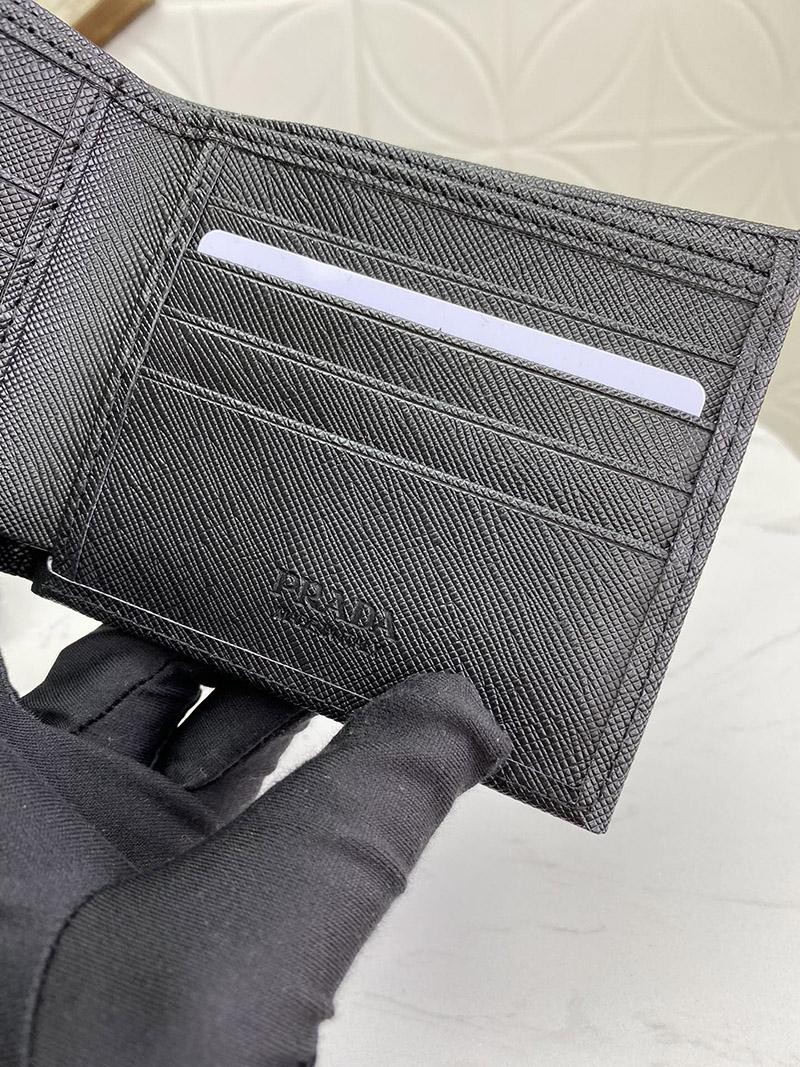 プラダ スーパーコピー レザー折りたたみ財布100%実物写真！ puc99676代引きを販売
