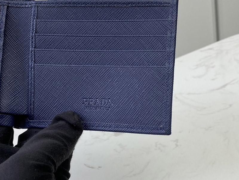 21-22AW ギフトに最適♪ プラダ レザー折りたたみ財布 pux37718N級品