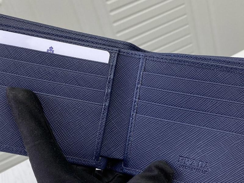 早い者勝ち♡プラダ レザー折りたたみ財布 偽物 puz73381代引きを販売