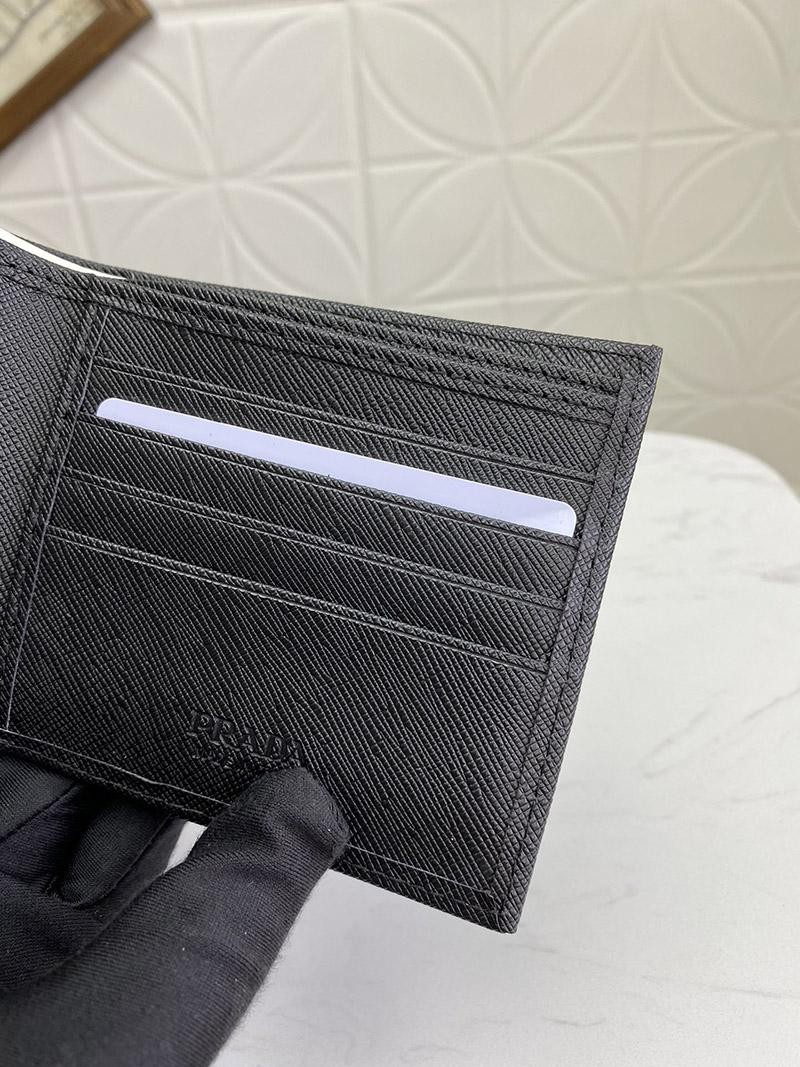 プラダ★セール♪大人気！レザー折りたたみ財布 コピー 2M0513代引きを販売