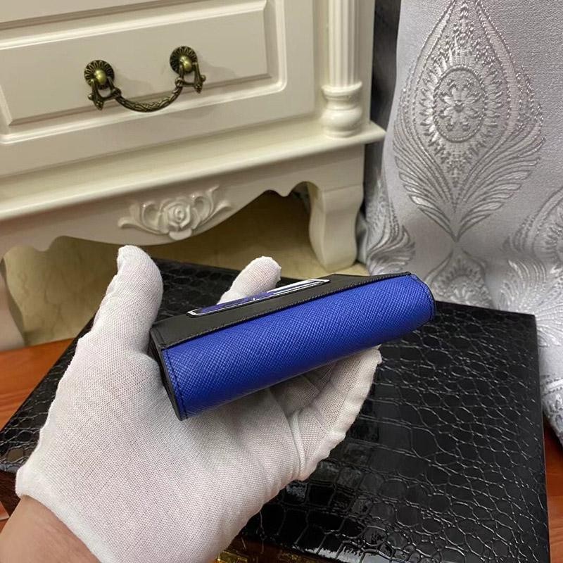 入手困難 プラダ レザー折りたたみ財布 スーパーコピーN級品 puf45960人気