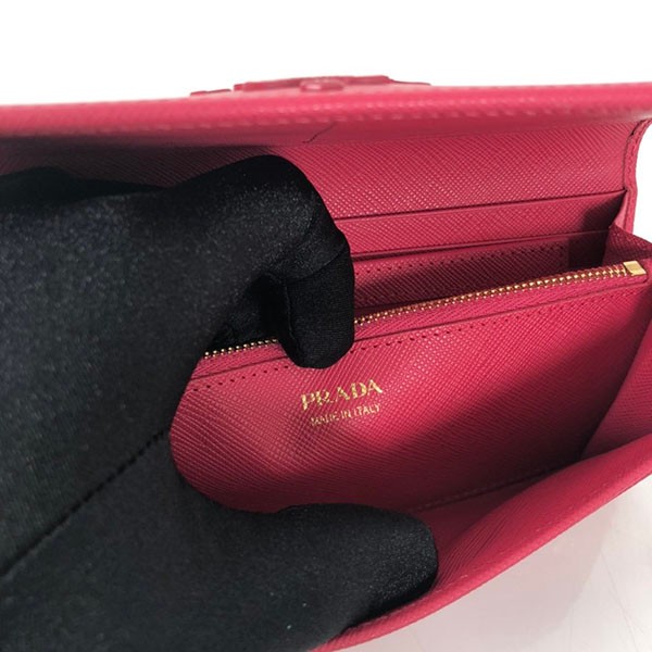 プラダ 長財布 小銭入れあり 偽物 パスケース付き ロゴ レザー pul47210人気
