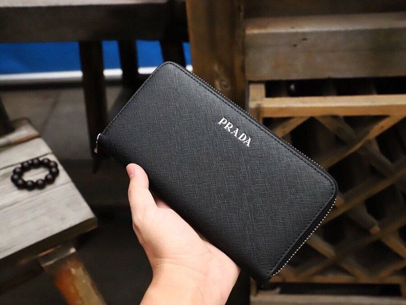 ギフトに最適♪プラダ ファスナー付長財布スーパーコピー 長財布 pur94283通販
