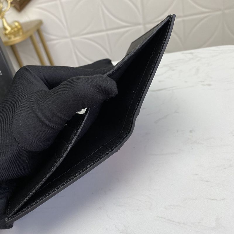 定番【国内即発】プラダ 財布 スーパーコピー 二つ折り 折り財布 札入れ puw96392最高級